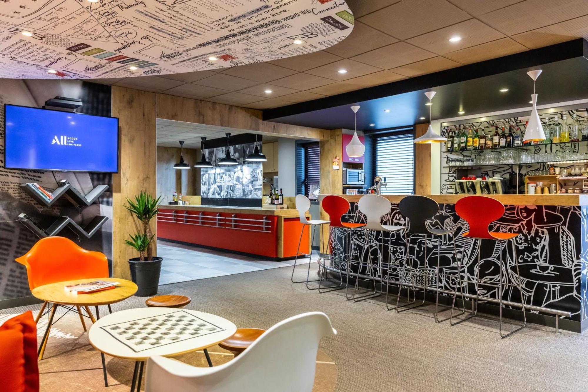 Hotel Ibis Pont Jumeaux 3*