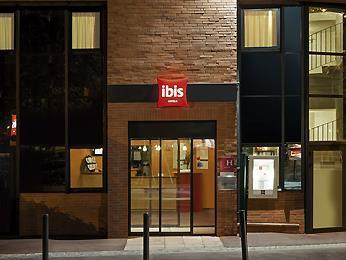 Ibis Pont Jumeaux Hotel 3*